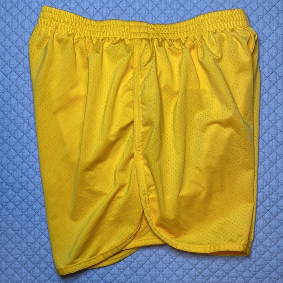 Kids’ Augusta Sportswear Youth Large Mesh Gold Soccer/Running Shorts (NEW) - Picture 4 of 5